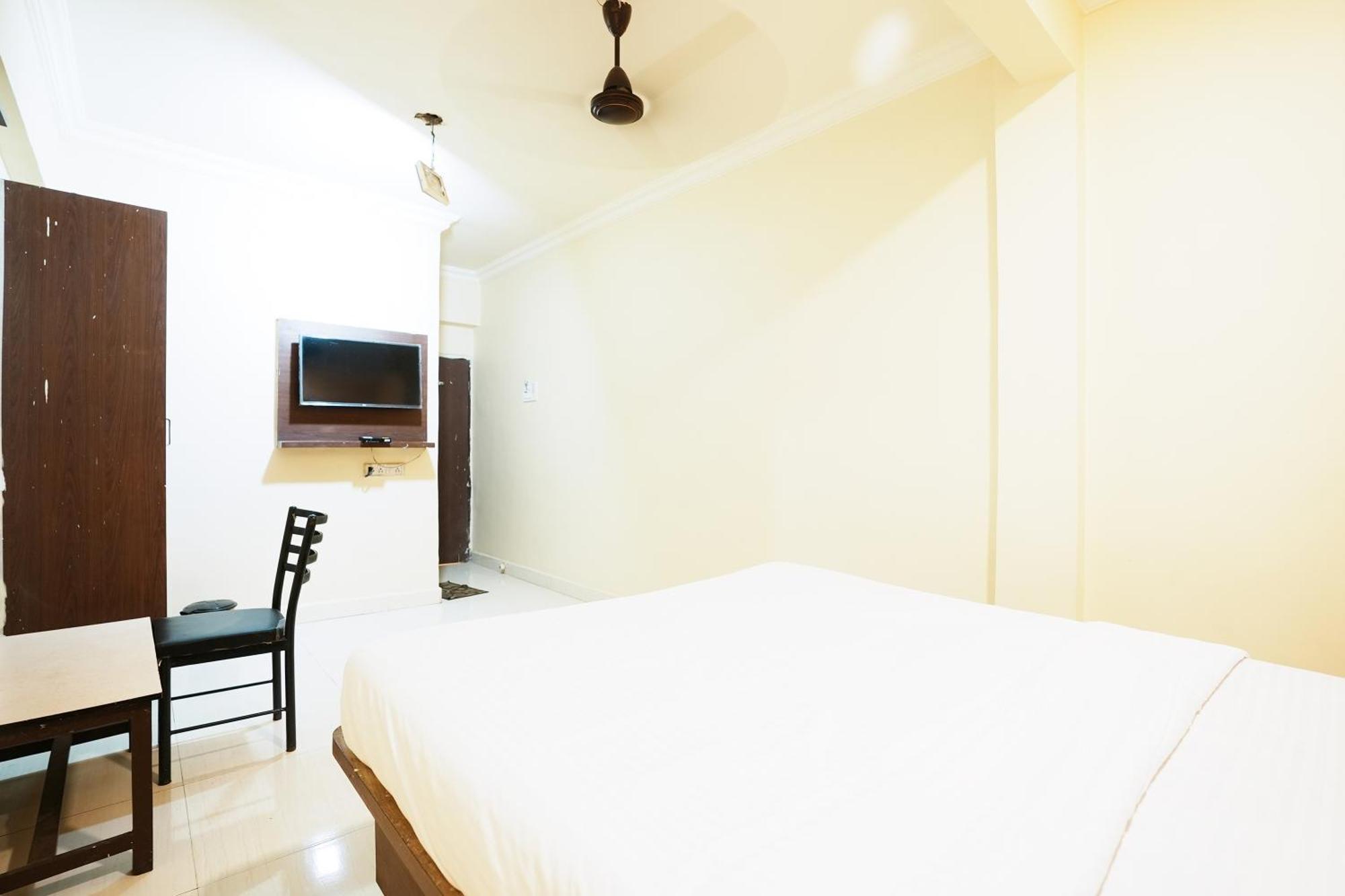 Hotel Della Comfort Near Ambreshwar Shiv Mandir, Ambernath Amarnath Exterior photo