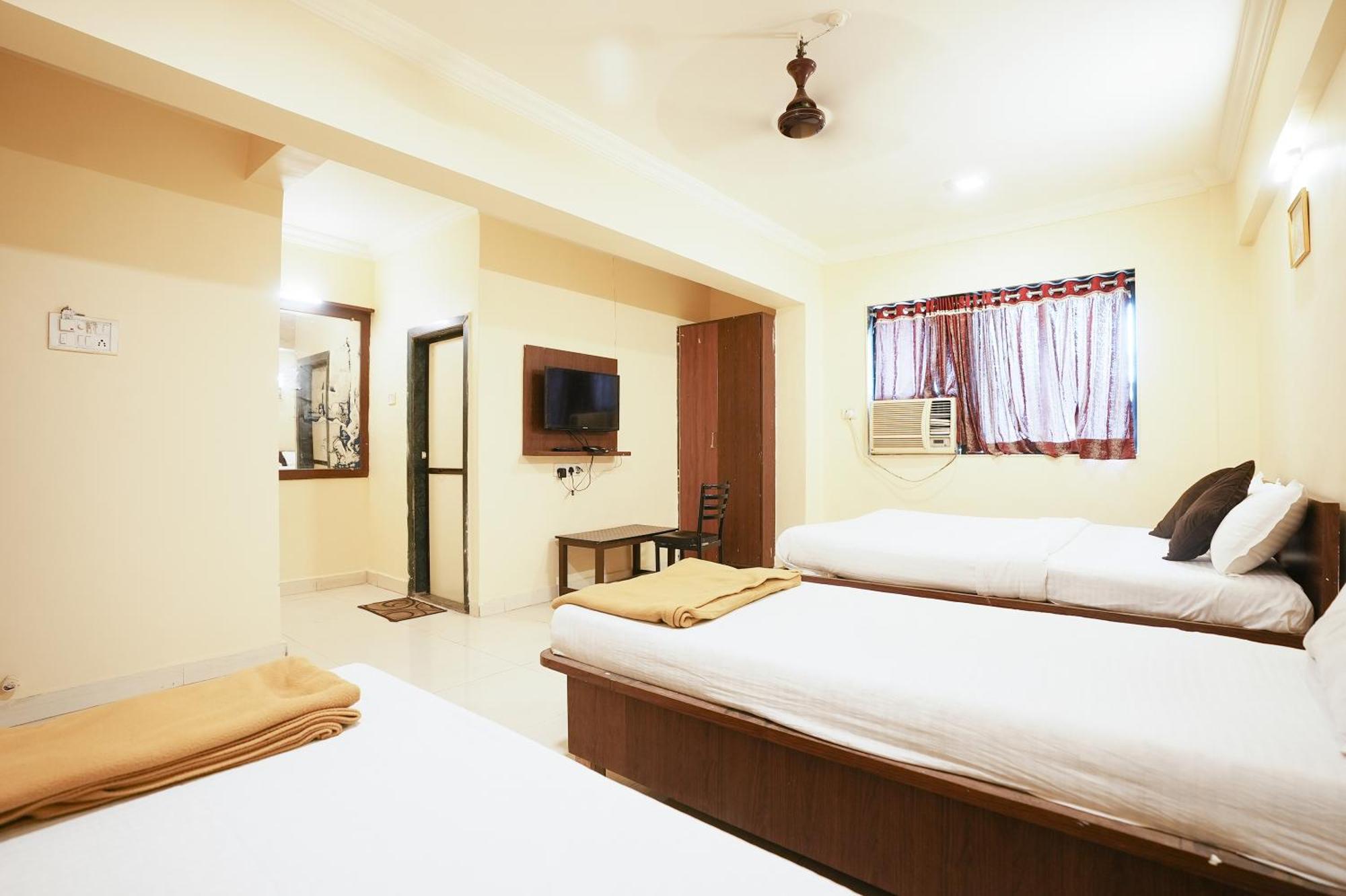 Hotel Della Comfort Near Ambreshwar Shiv Mandir, Ambernath Amarnath Exterior photo