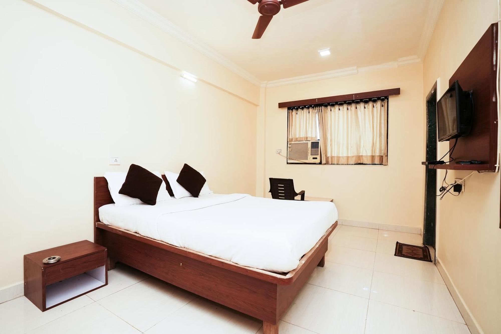 Hotel Della Comfort Near Ambreshwar Shiv Mandir, Ambernath Amarnath Exterior photo