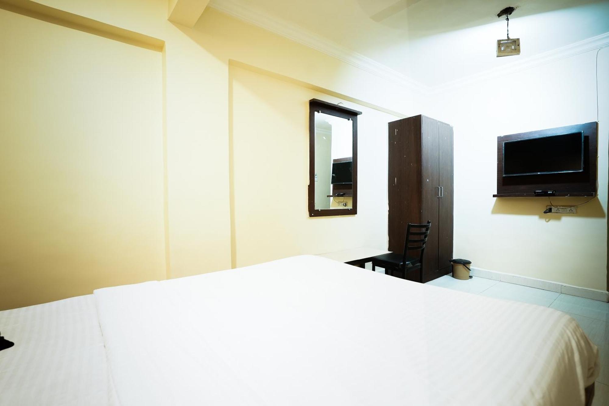 Hotel Della Comfort Near Ambreshwar Shiv Mandir, Ambernath Amarnath Exterior photo