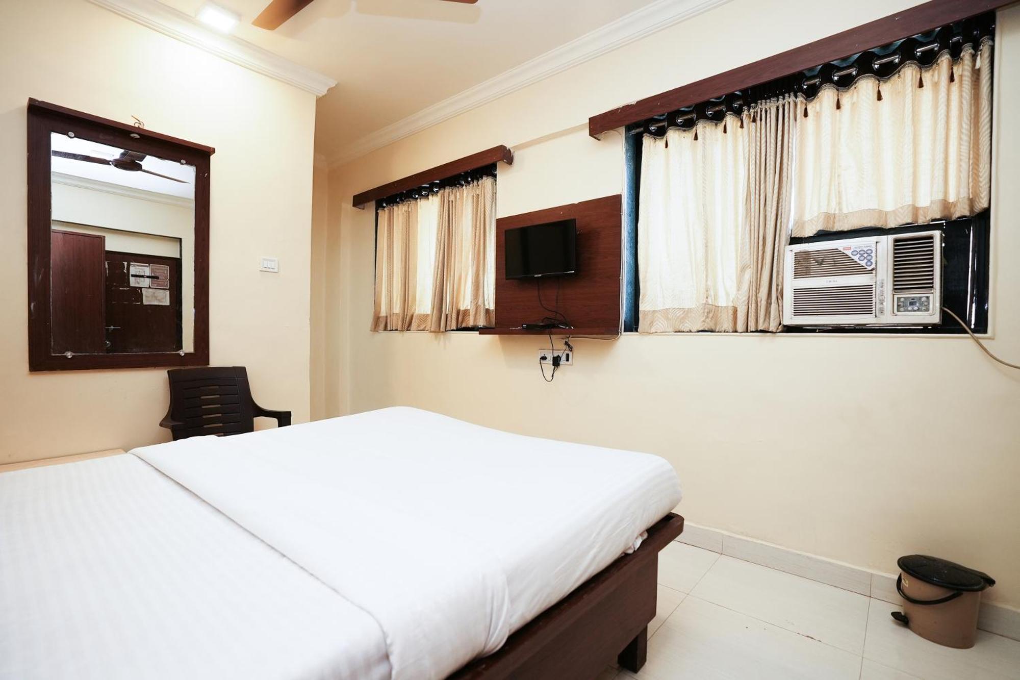 Hotel Della Comfort Near Ambreshwar Shiv Mandir, Ambernath Amarnath Exterior photo